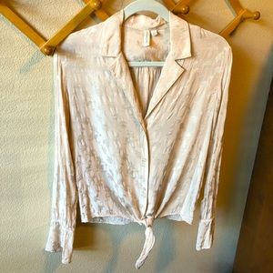 Treasure & Bond Tie Front Button Peasant Blouse